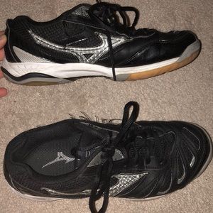 Indoor volleyball shoes